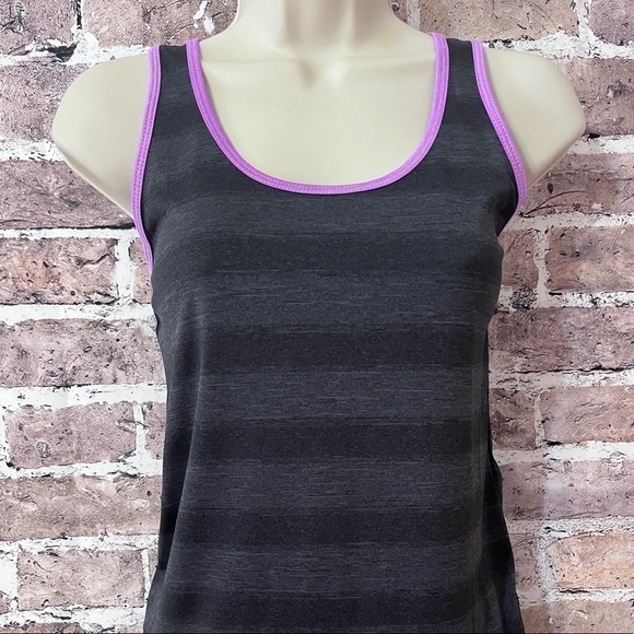 Reebok‎ Dri-Fit Athletic Wear Top - Picture 1 of 5